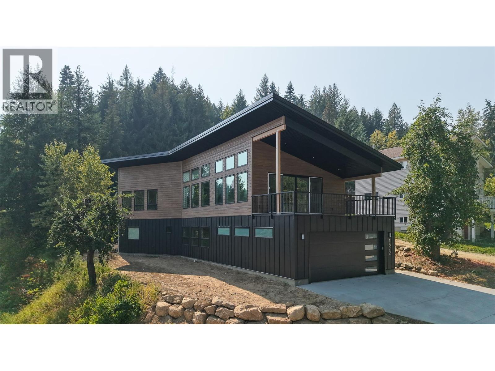 1572 Treadwell Street, Rossland, British Columbia  V0G 1Y0 - Photo 5 - 10363192