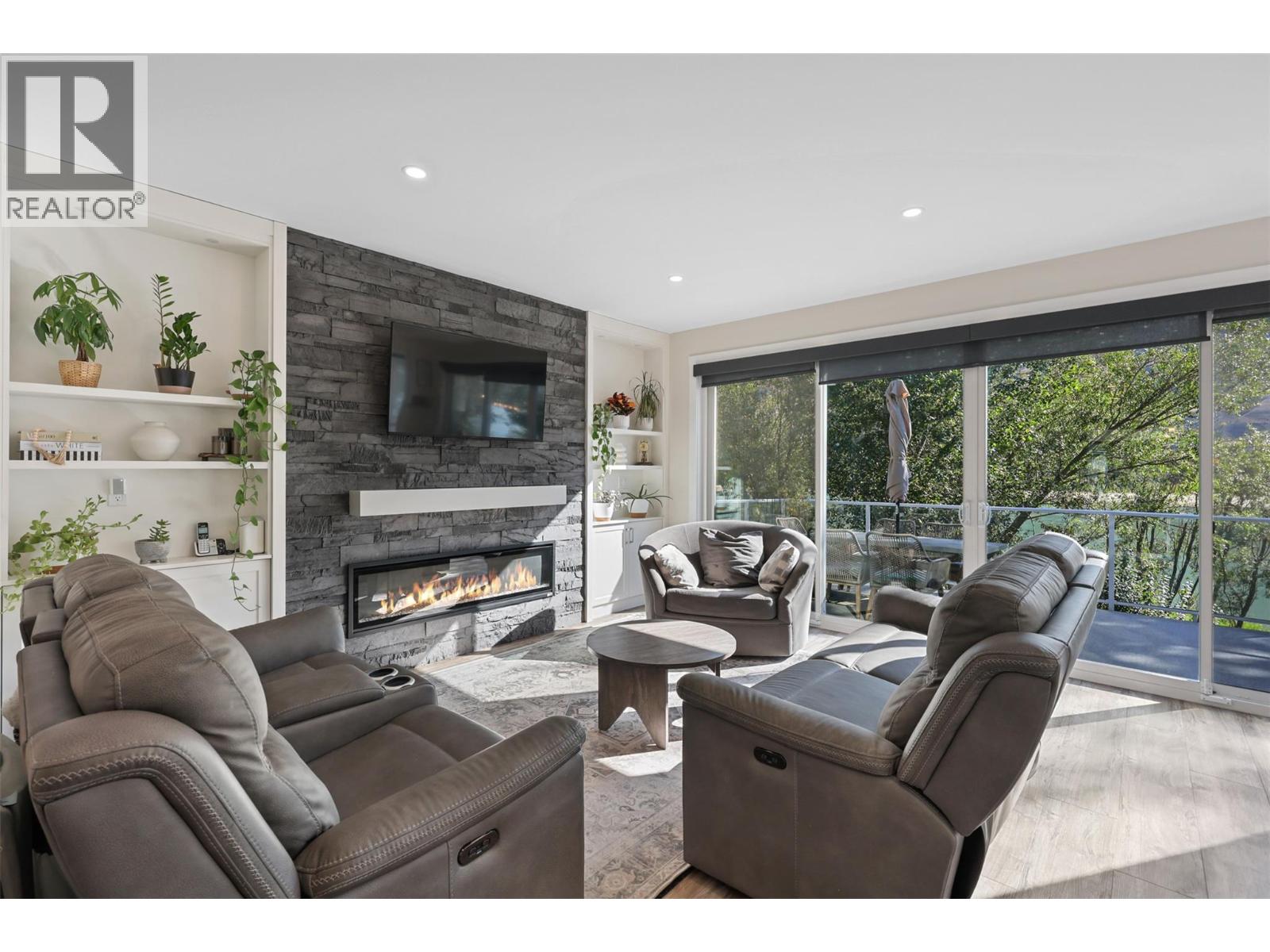 2742 Beachmount Crescent, Kamloops, British Columbia  V2B 0E6 - Photo 11 - 10362980