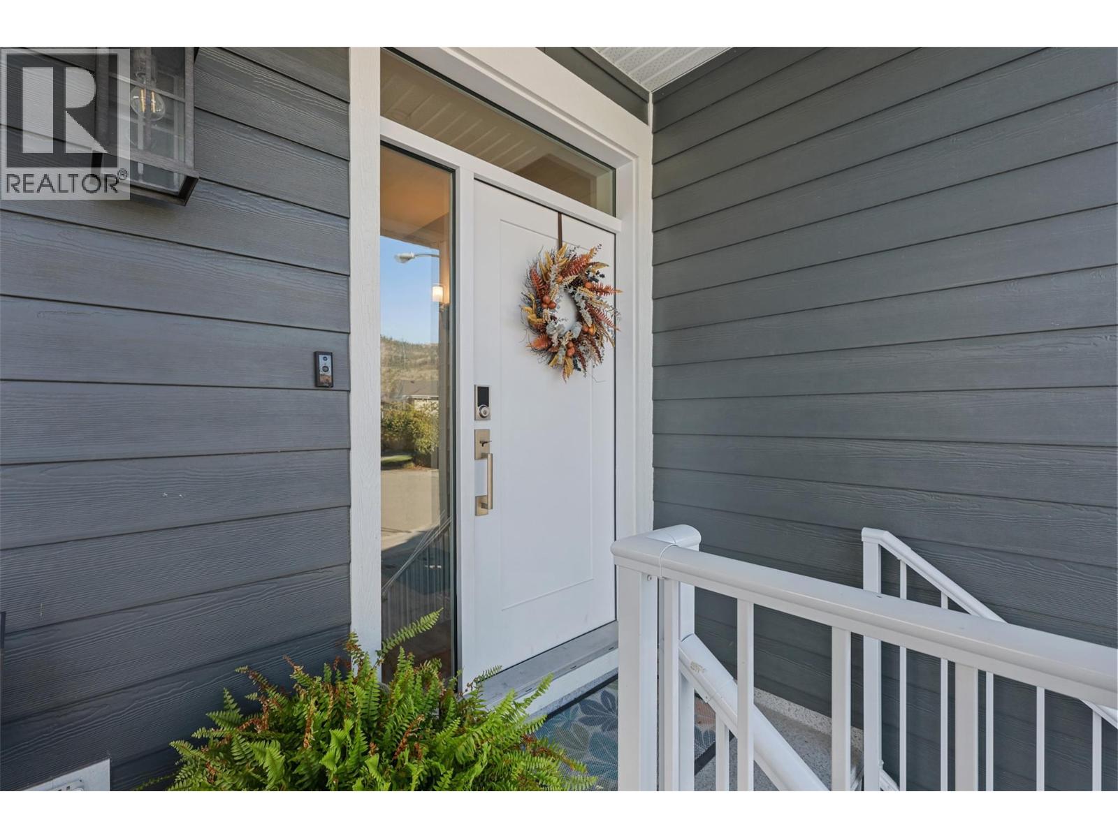 2742 Beachmount Crescent, Kamloops, British Columbia  V2B 0E6 - Photo 4 - 10362980