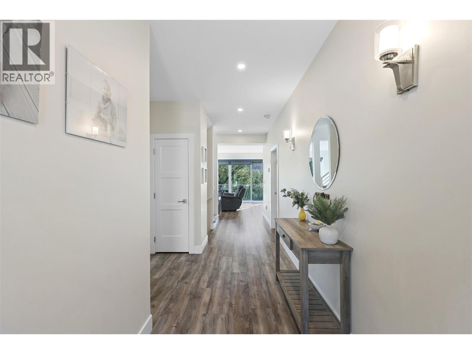 2742 Beachmount Crescent, Kamloops, British Columbia  V2B 0E6 - Photo 7 - 10362980