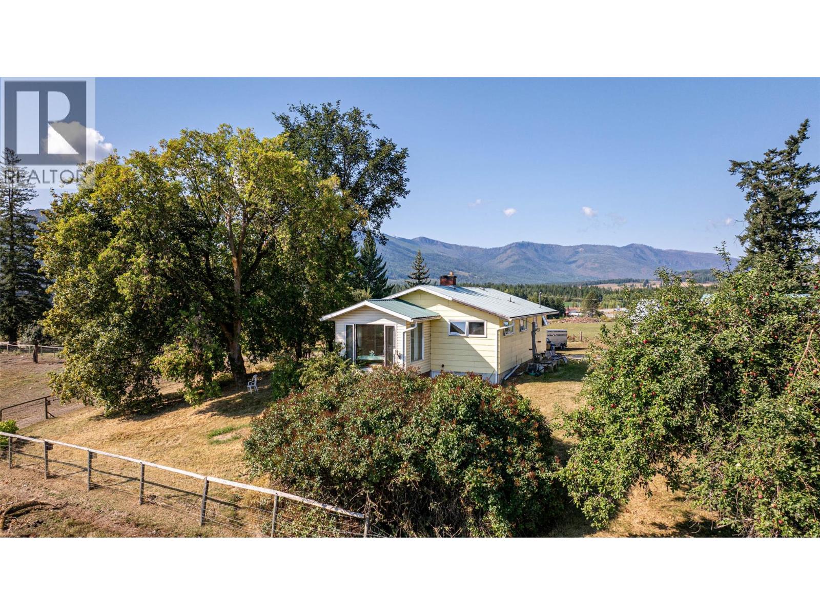 4210 White Lake Road, Tappen, British Columbia  V0E 2W1 - Photo 2 - 10362758