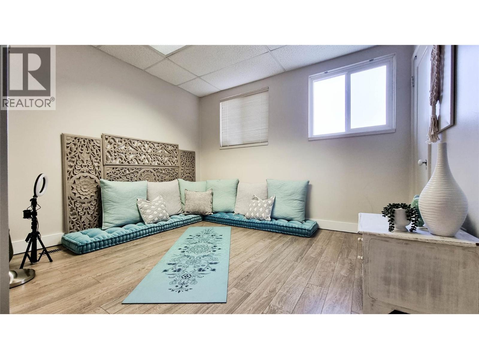 1607 Ellis Street, Kelowna, British Columbia  V1Y 2A8 - Photo 6 - 10363326