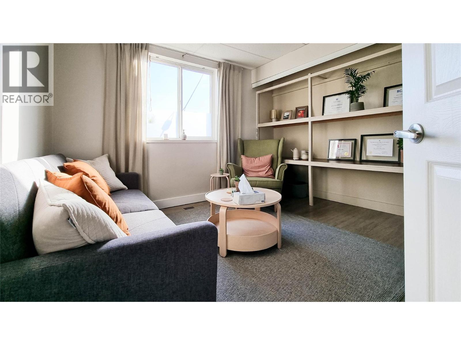 1607 Ellis Street, Kelowna, British Columbia  V1Y 2A8 - Photo 8 - 10363326