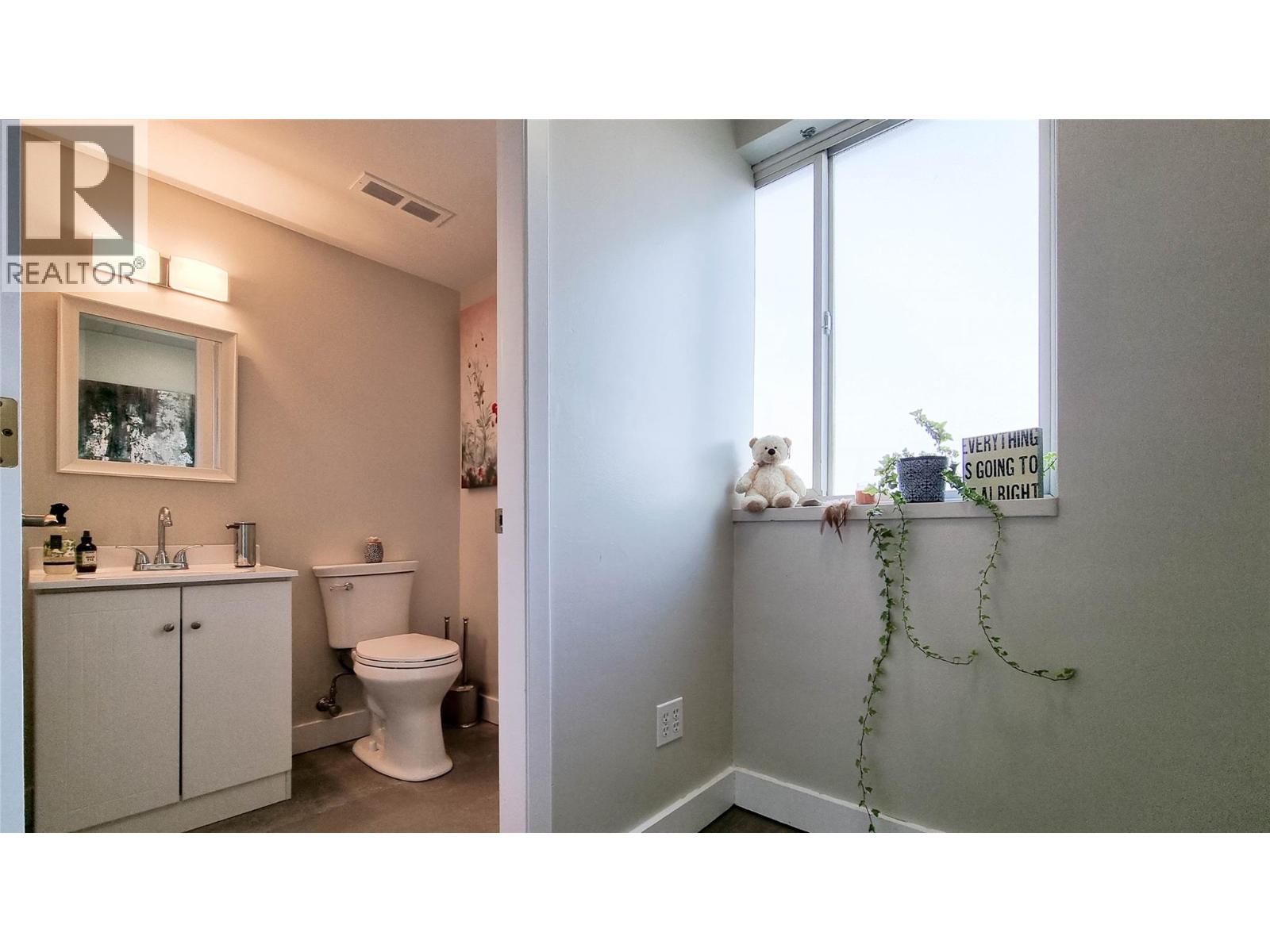 1607 Ellis Street, Kelowna, British Columbia  V1Y 2A8 - Photo 9 - 10363326