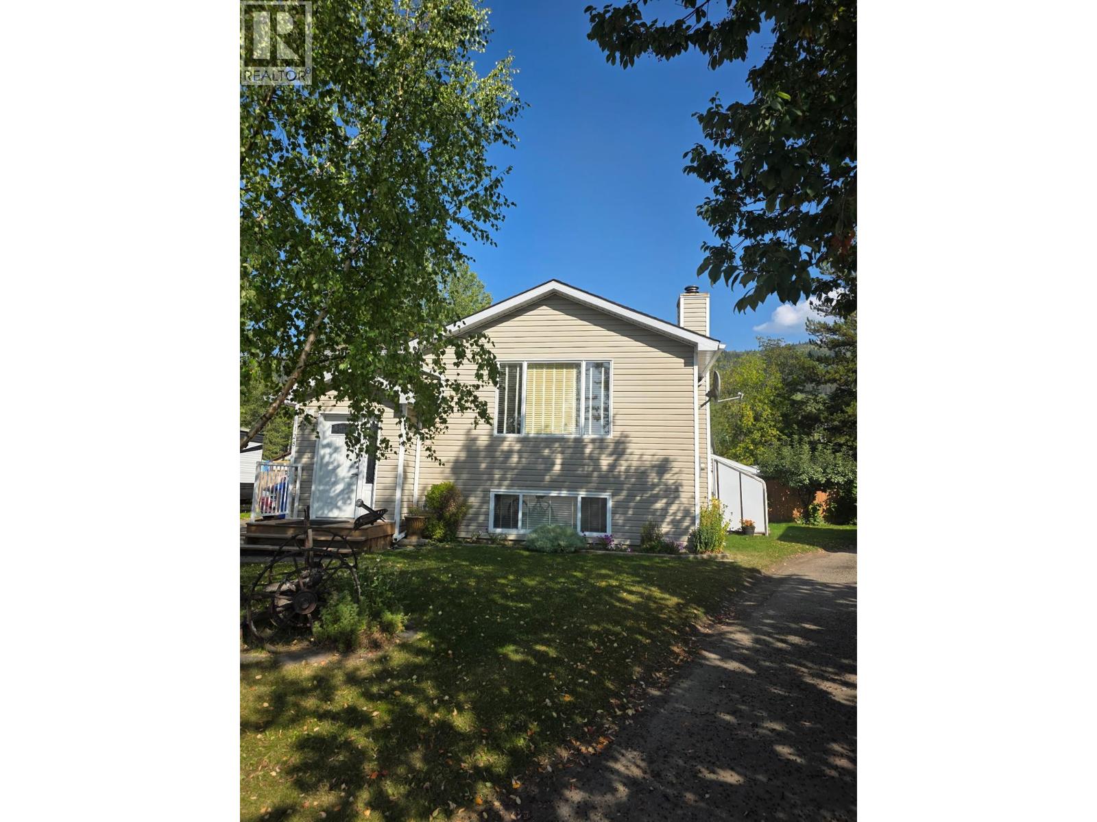 128 Quality Crescent, Tumbler Ridge, British Columbia  v0c 2w0 - Photo 1 - 10363437