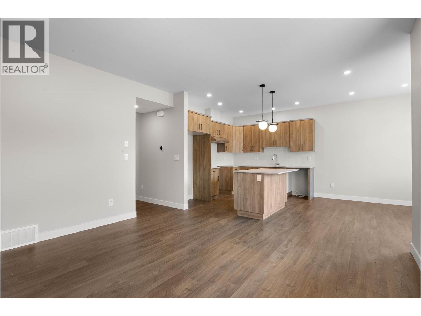 2050 Grasslands Boulevard Unit# 148, Kamloops, British Columbia  V2B 0K7 - Photo 6 - 10363401