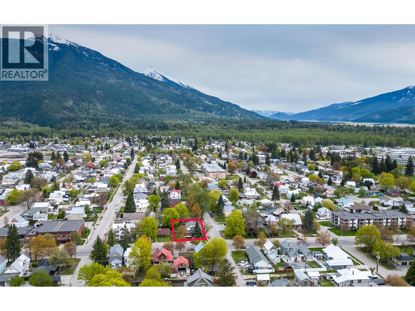 614 Mackenzie Avenue, Revelstoke, British Columbia  V0E 2S0 - Photo 32 - 10363451