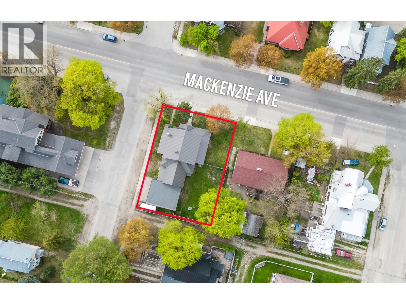614 Mackenzie Avenue, Revelstoke, British Columbia  V0E 2S0 - Photo 6 - 10363451