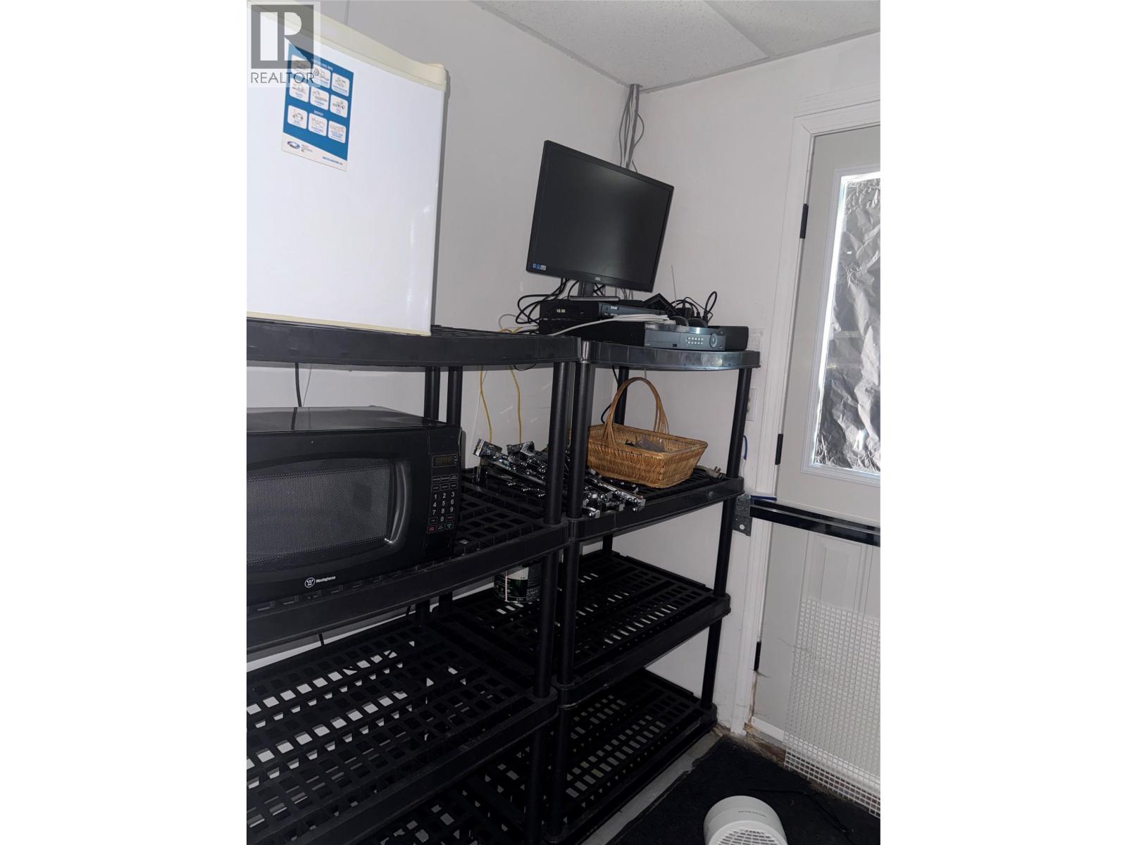 1701 Third Avenue, Trail, British Columbia  V1R 1R1 - Photo 12 - 10363366