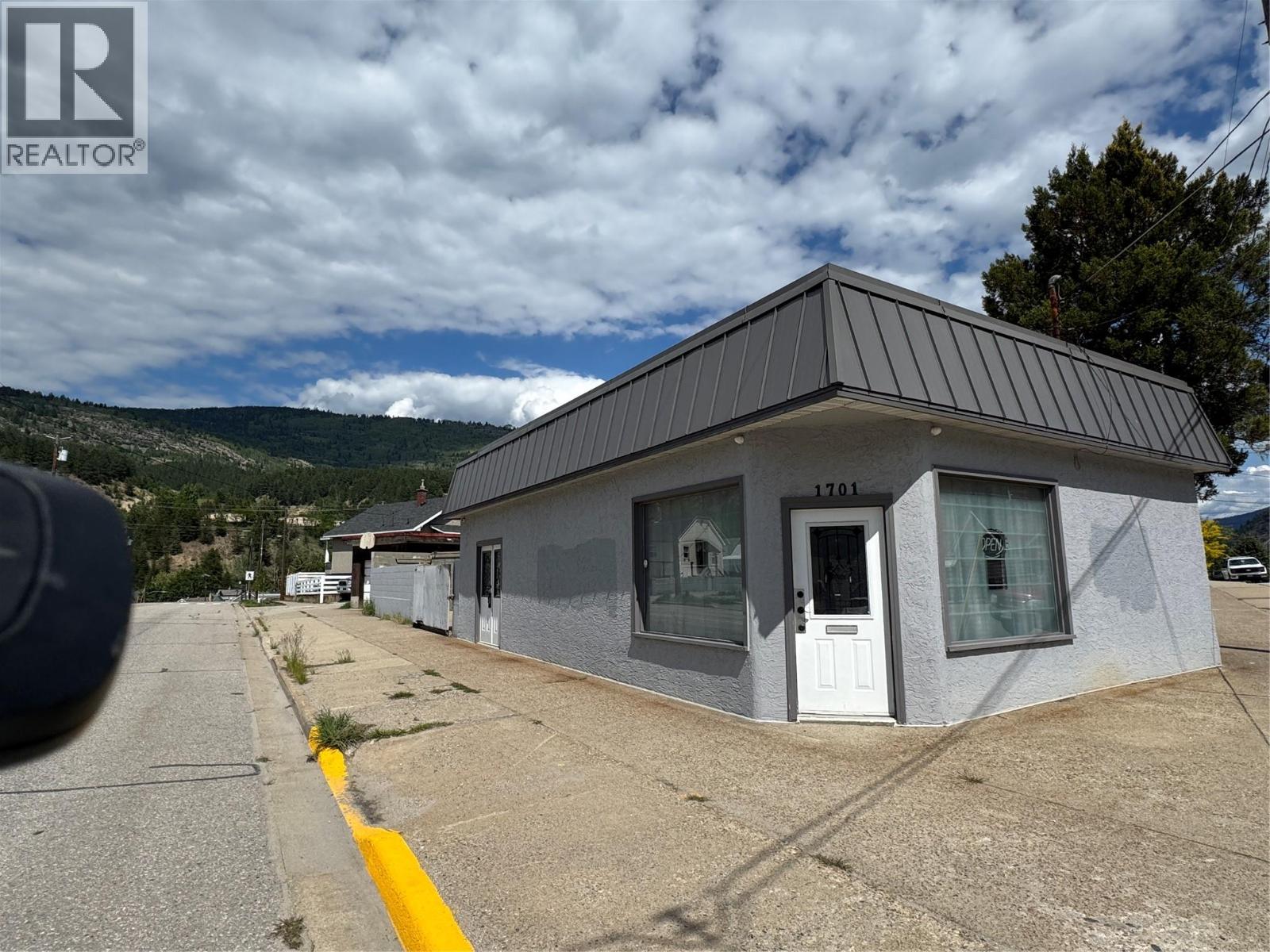 1701 Third Avenue, Trail, British Columbia  V1R 1R1 - Photo 15 - 10363366