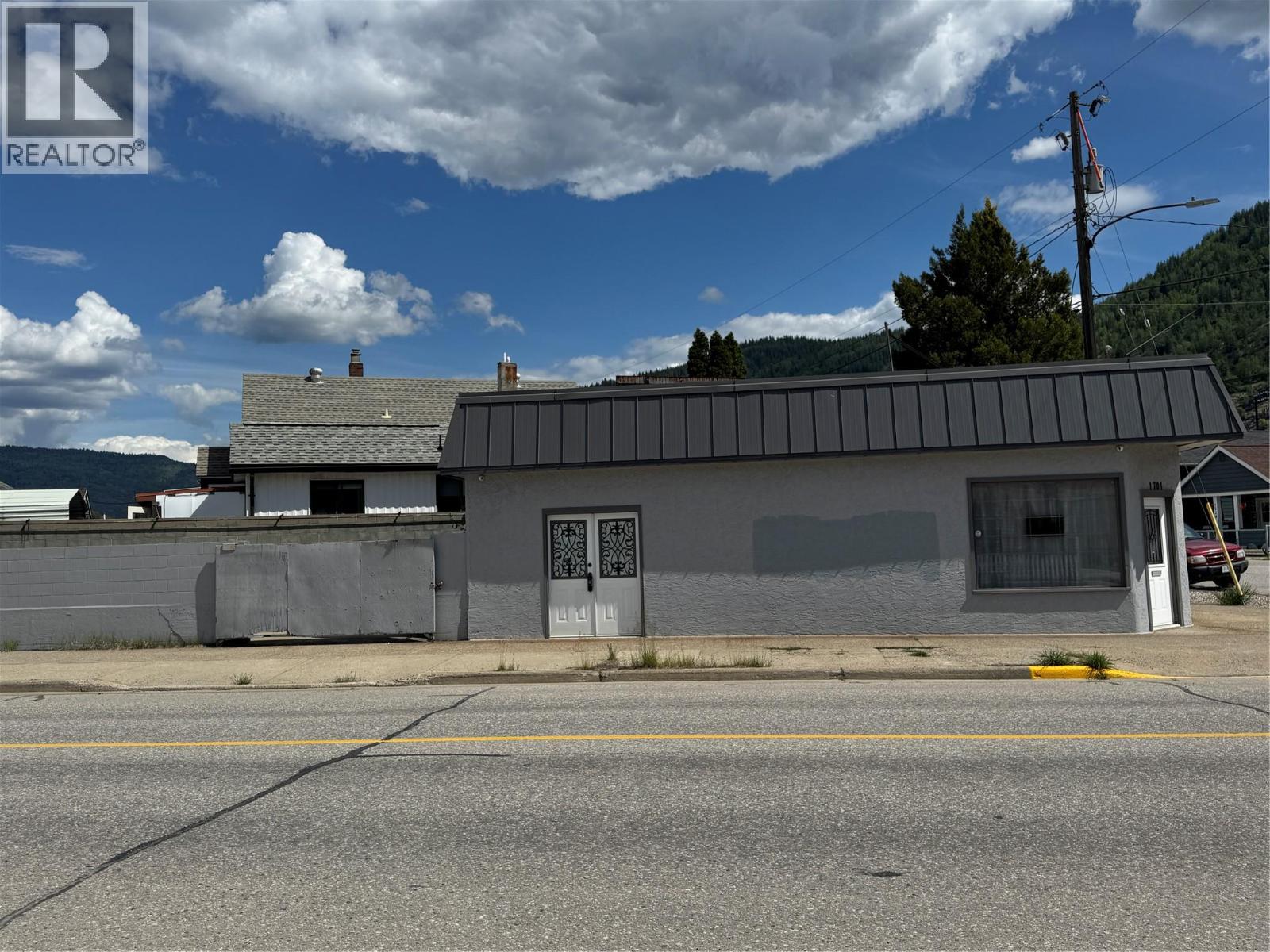 1701 Third Avenue, Trail, British Columbia  V1R 1R1 - Photo 4 - 10363366