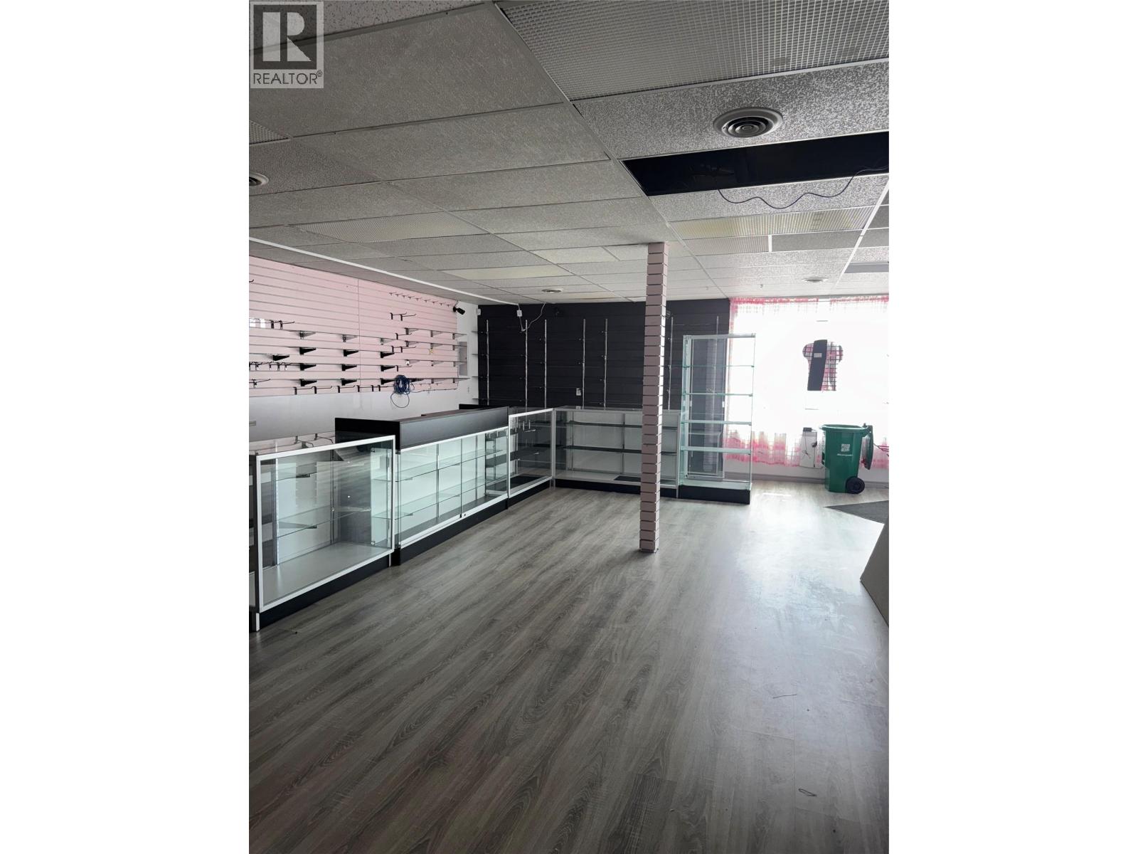 1701 Third Avenue, Trail, British Columbia  V1R 1R1 - Photo 7 - 10363366