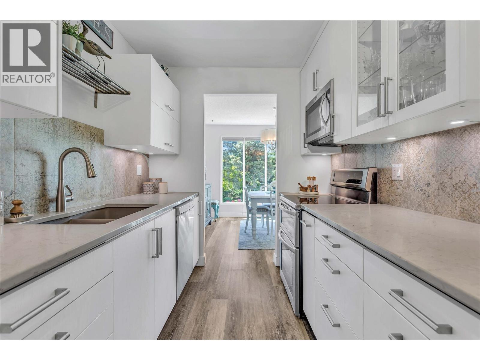 1056 Bernard Avenue Unit# 216, Kelowna, British Columbia  V1Y 8L7 - Photo 1 - 10362901