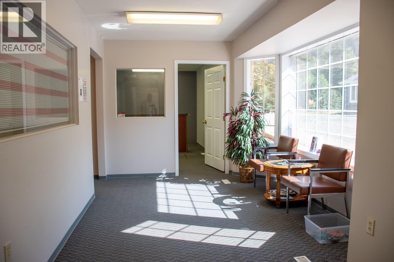 834 Thompson Avenue, Chase, British Columbia  V0E 1M0 - Photo 3 - 10363421