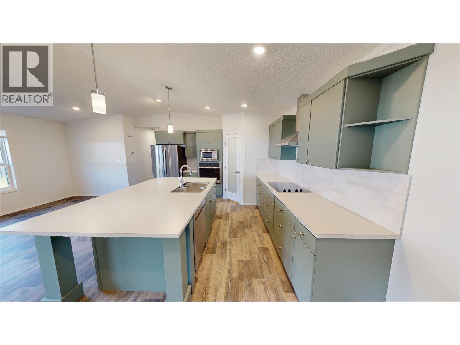 20 Cherokee Drive, Elkford, British Columbia  V0B 1H0 - Photo 7 - 10363349