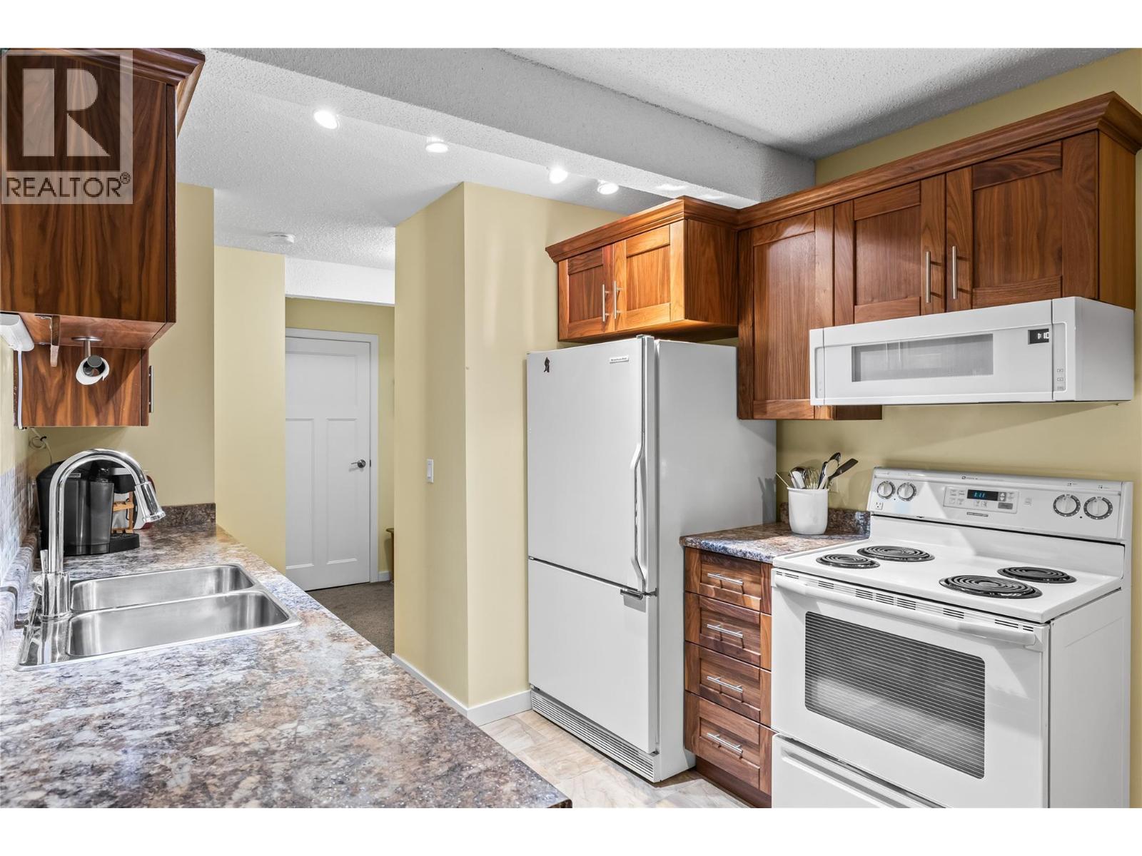 60 Wolverine Road Unit# 413, Big White, British Columbia  V1P 1P3 - Photo 8 - 10363541