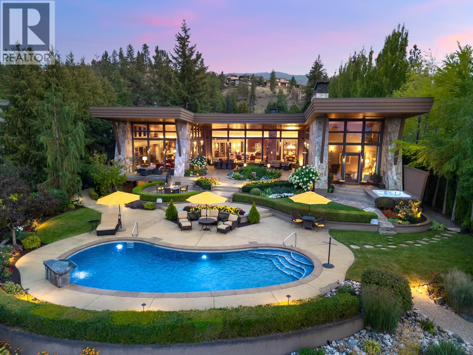 704 Barnaby Road, Kelowna, British Columbia  V1W 4N9 - Photo 1 - 10363565