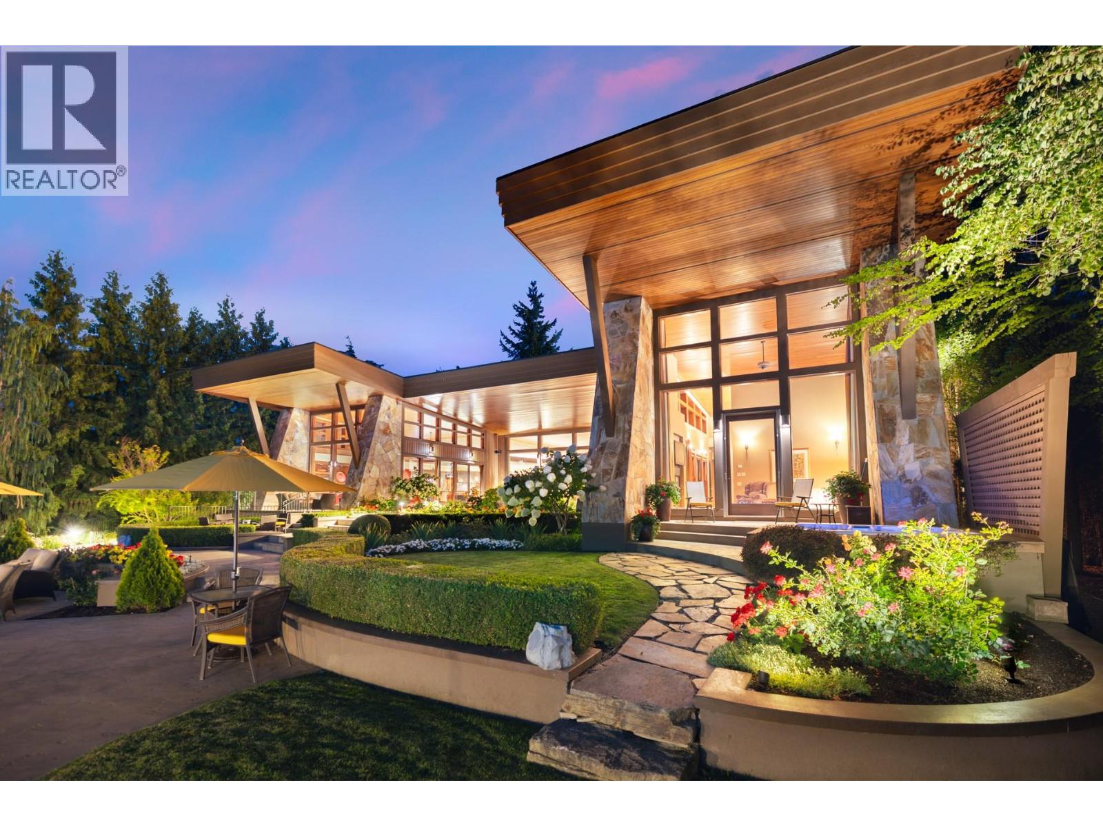 704 Barnaby Road, Kelowna, British Columbia  V1W 4N9 - Photo 10 - 10363565