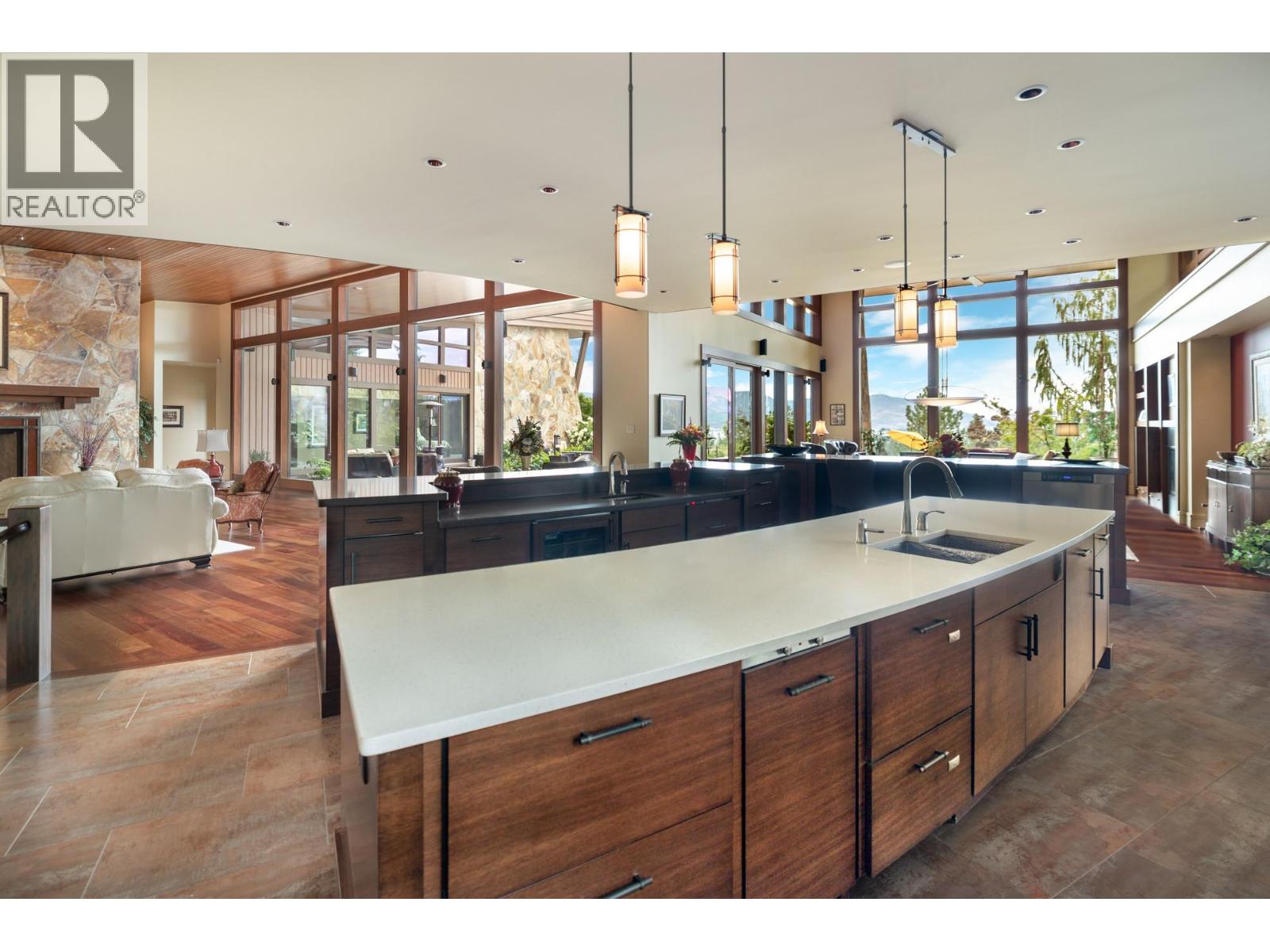 704 Barnaby Road, Kelowna, British Columbia  V1W 4N9 - Photo 33 - 10363565