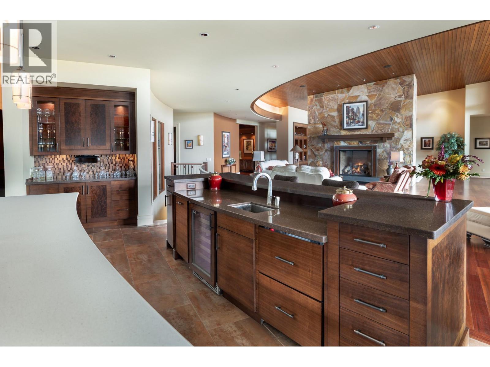 704 Barnaby Road, Kelowna, British Columbia  V1W 4N9 - Photo 34 - 10363565