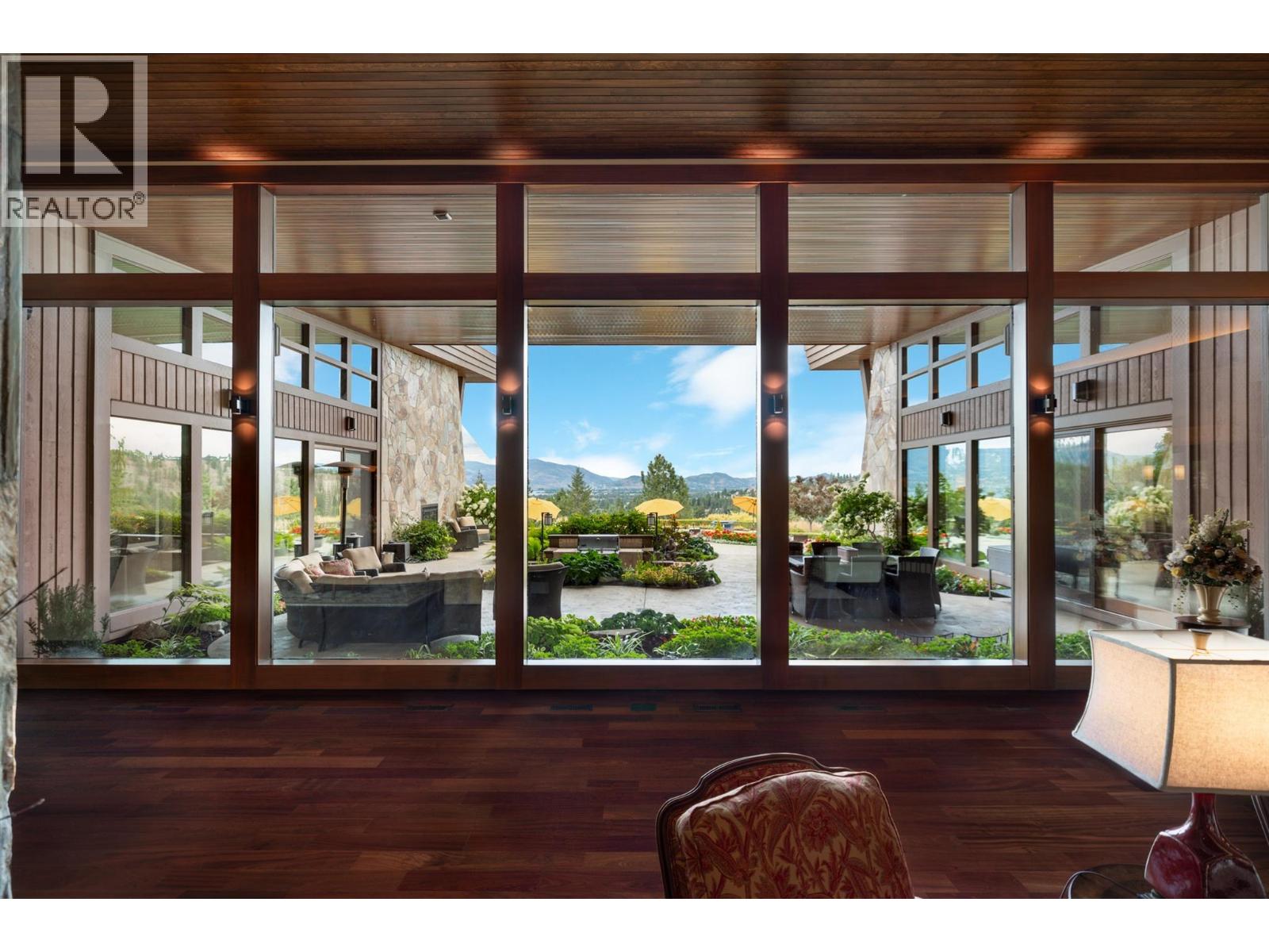 704 Barnaby Road, Kelowna, British Columbia  V1W 4N9 - Photo 37 - 10363565