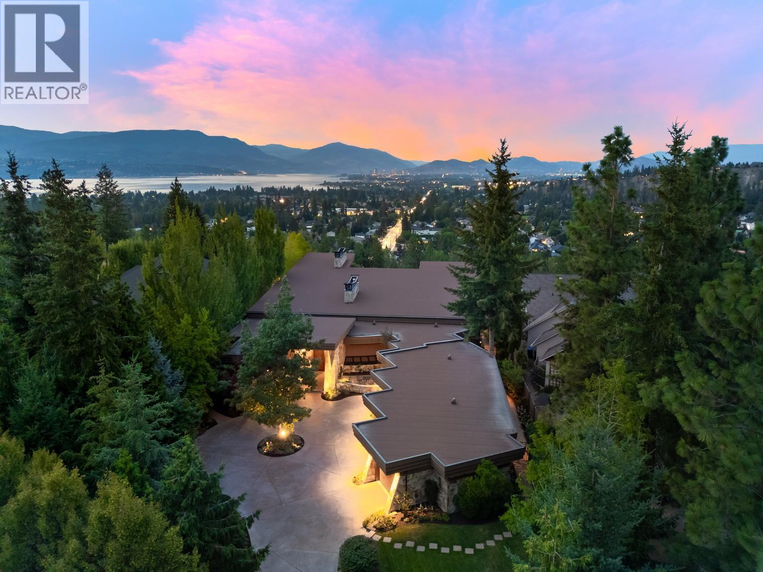 704 Barnaby Road, Kelowna, British Columbia  V1W 4N9 - Photo 4 - 10363565