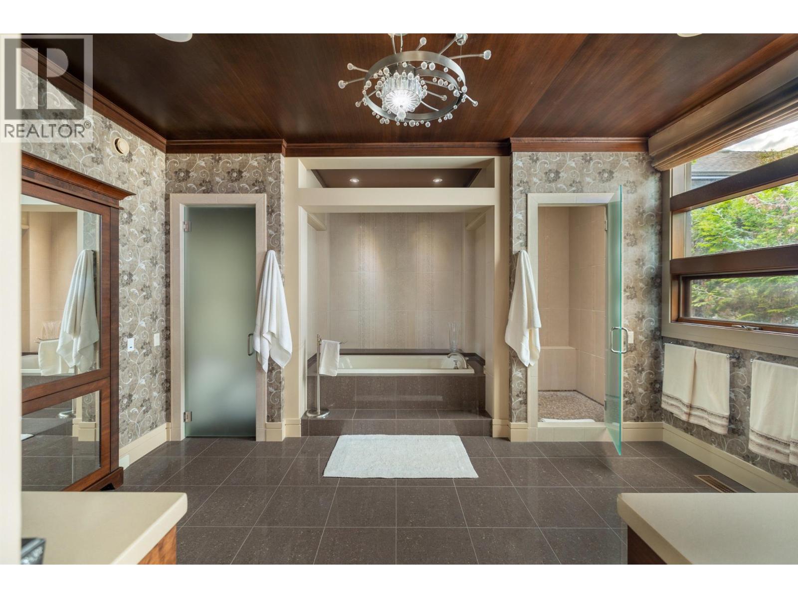 704 Barnaby Road, Kelowna, British Columbia  V1W 4N9 - Photo 42 - 10363565