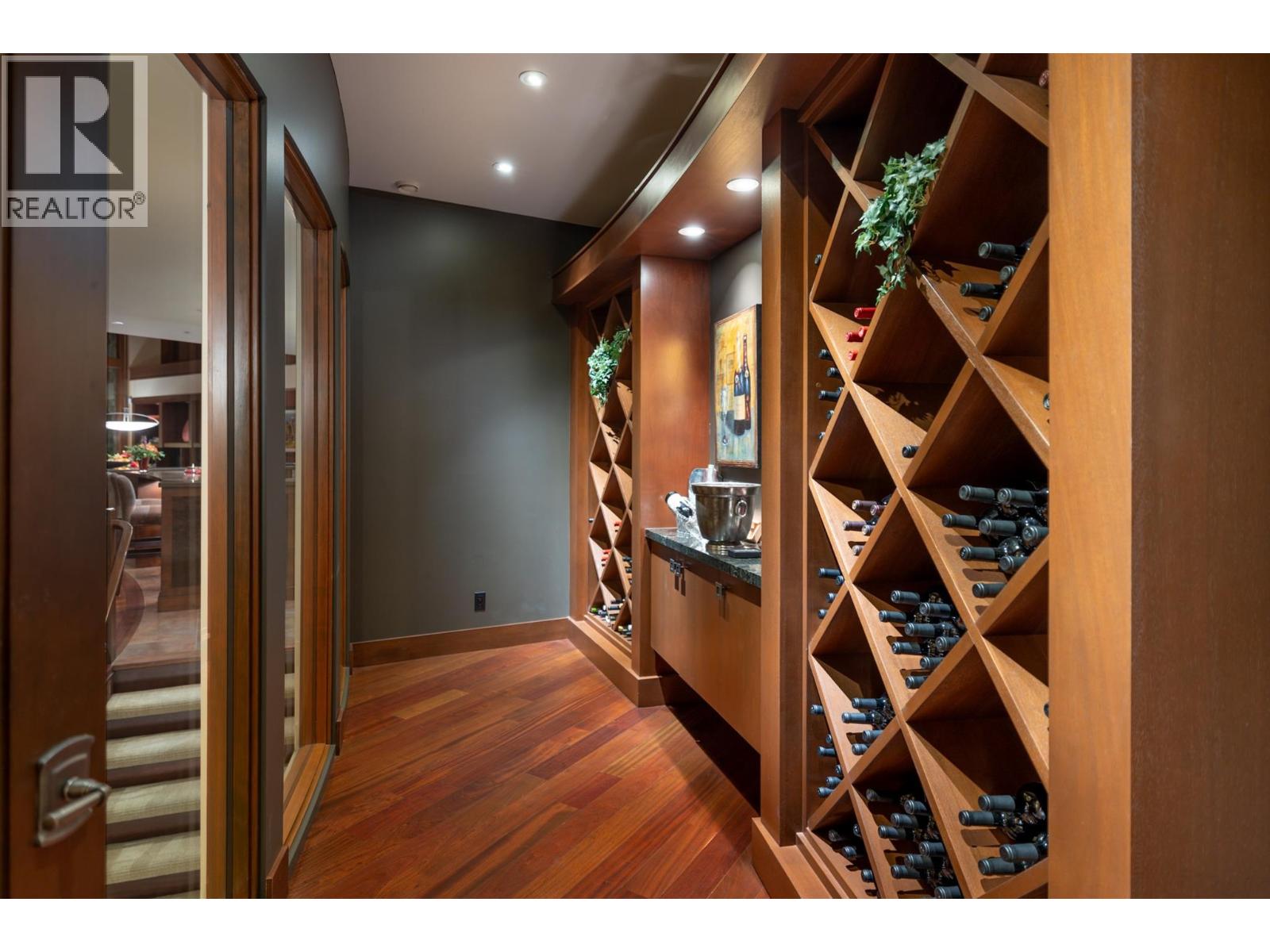 704 Barnaby Road, Kelowna, British Columbia  V1W 4N9 - Photo 48 - 10363565