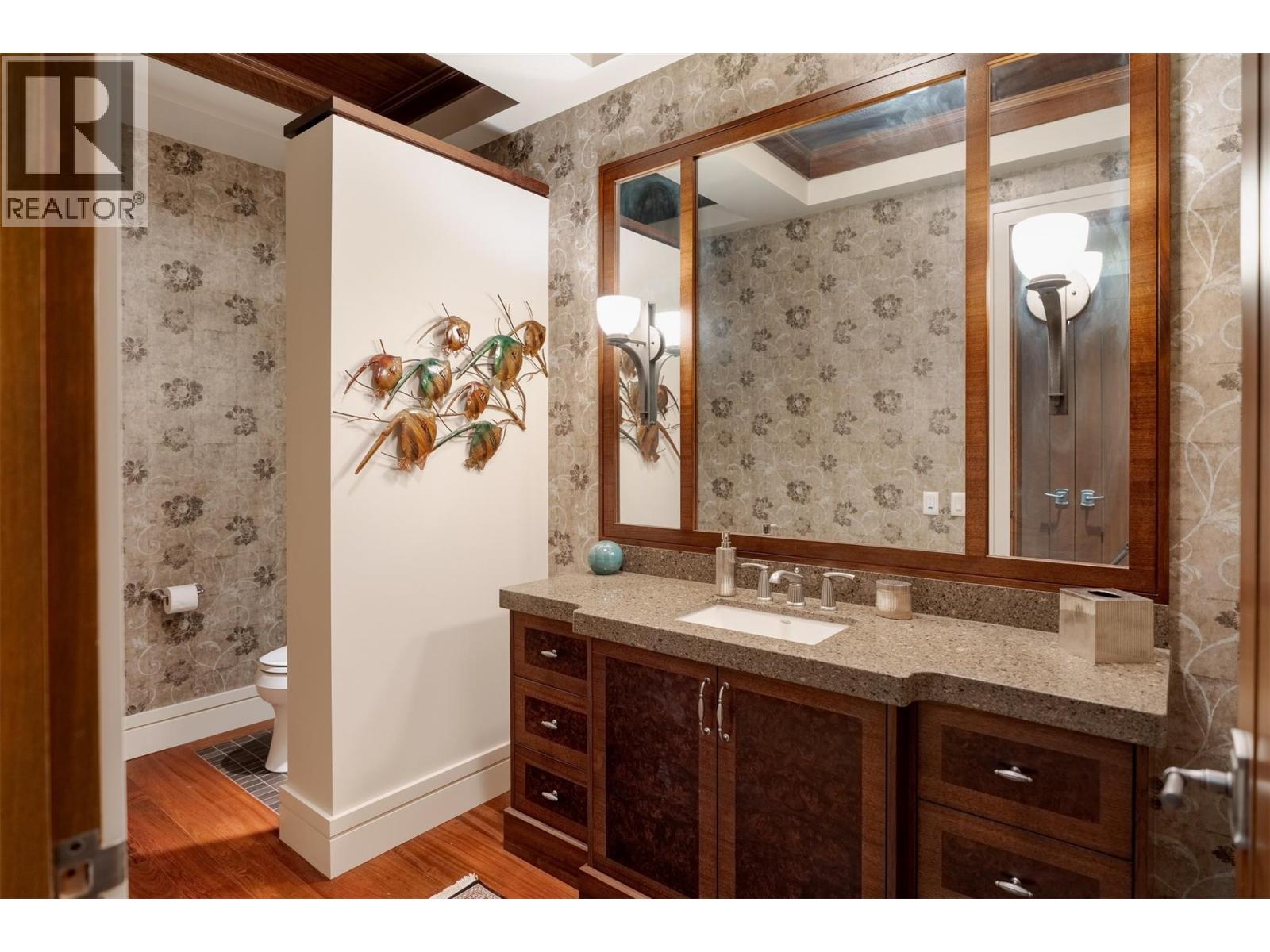 704 Barnaby Road, Kelowna, British Columbia  V1W 4N9 - Photo 52 - 10363565