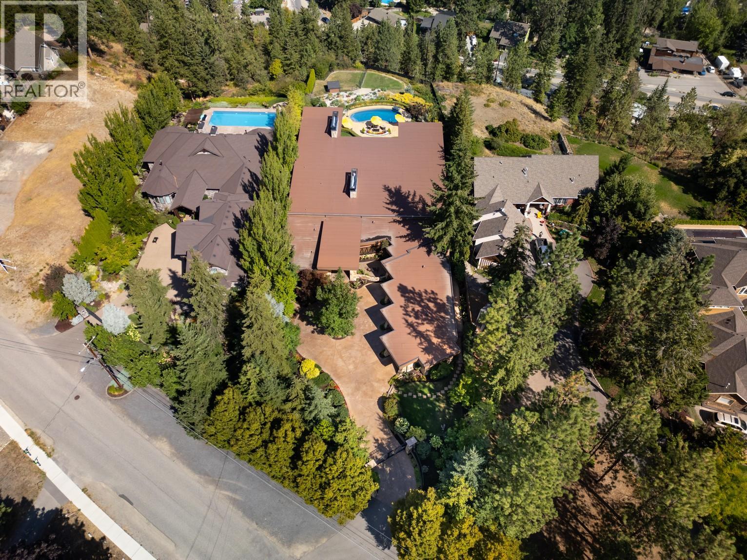 704 Barnaby Road, Kelowna, British Columbia  V1W 4N9 - Photo 6 - 10363565