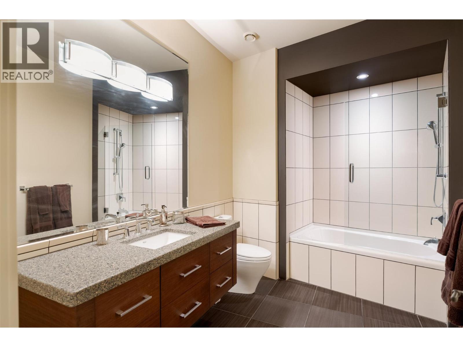 704 Barnaby Road, Kelowna, British Columbia  V1W 4N9 - Photo 69 - 10363565