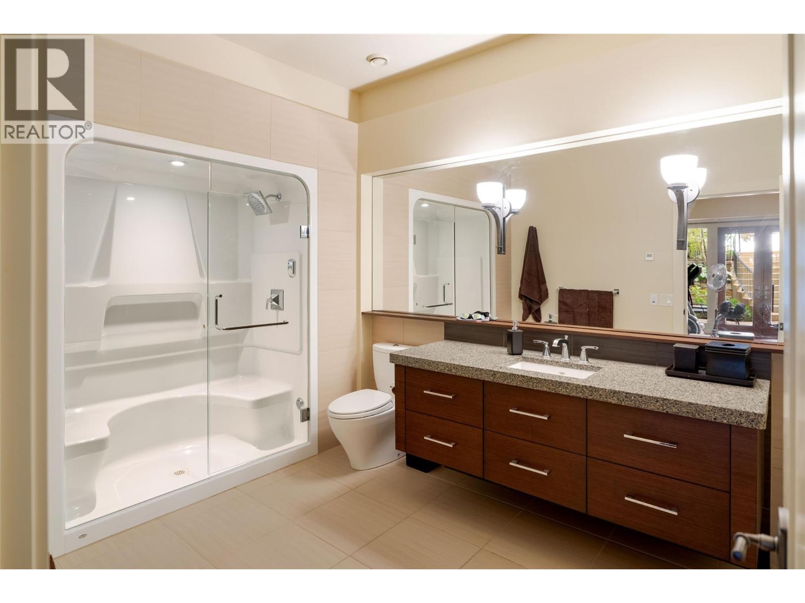 704 Barnaby Road, Kelowna, British Columbia  V1W 4N9 - Photo 72 - 10363565