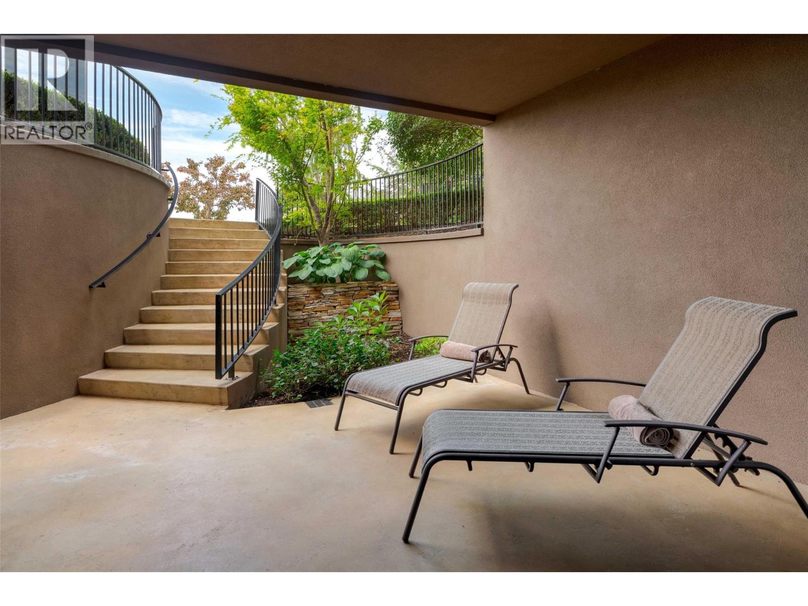 704 Barnaby Road, Kelowna, British Columbia  V1W 4N9 - Photo 73 - 10363565