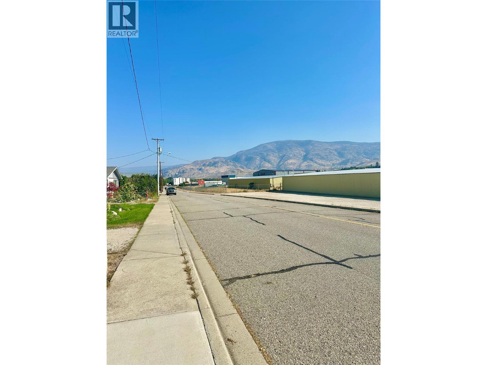 5812 Airport Street, Oliver, British Columbia  V0H 1T0 - Photo 3 - 10362653