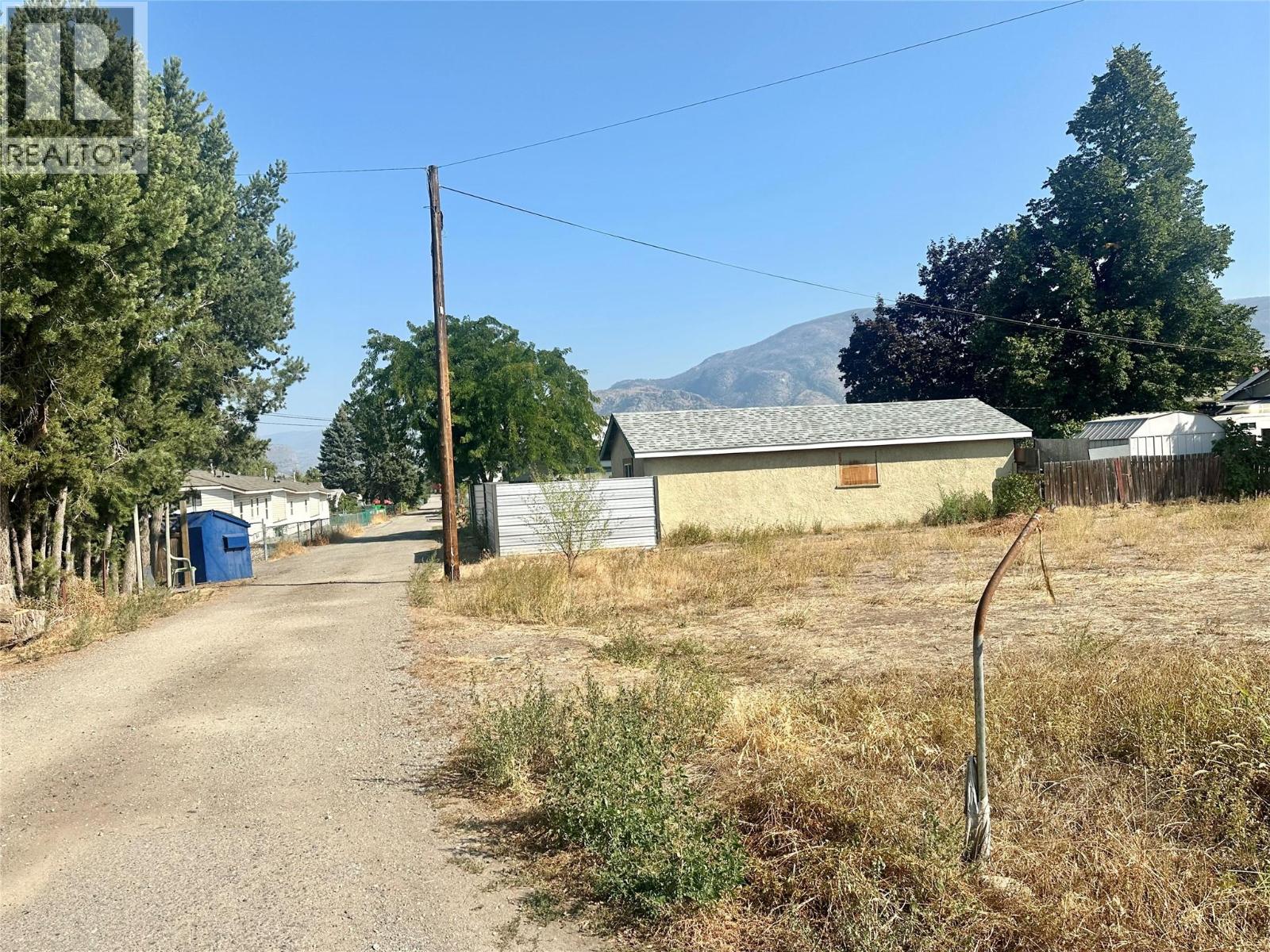 5812 Airport Street, Oliver, British Columbia  V0H 1T0 - Photo 6 - 10362653