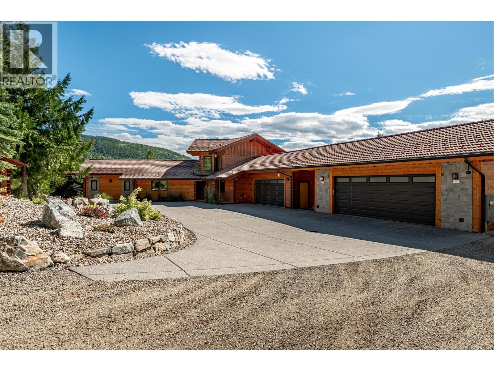 8100, 8104 Silver Star Road, Vernon, British Columbia  V1B 3N1 - Photo 12 - 10363520