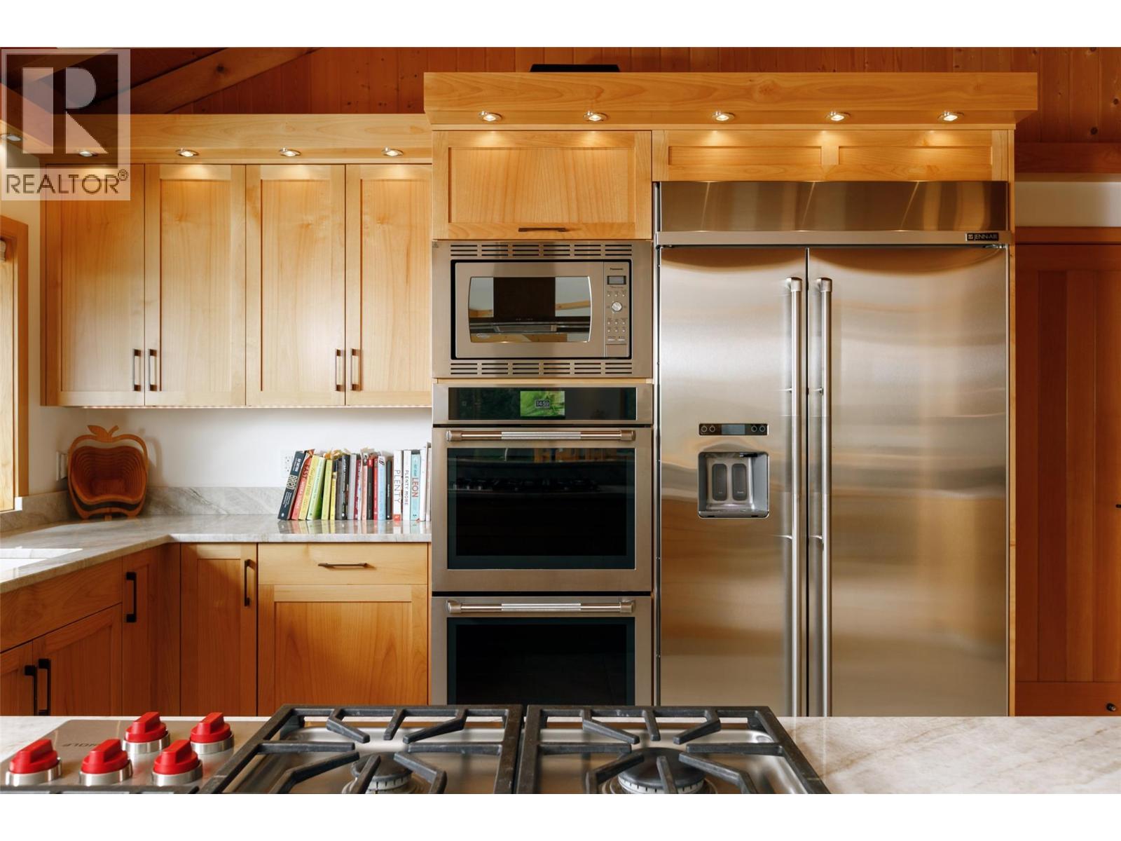 8100, 8104 Silver Star Road, Vernon, British Columbia  V1B 3N1 - Photo 27 - 10363520