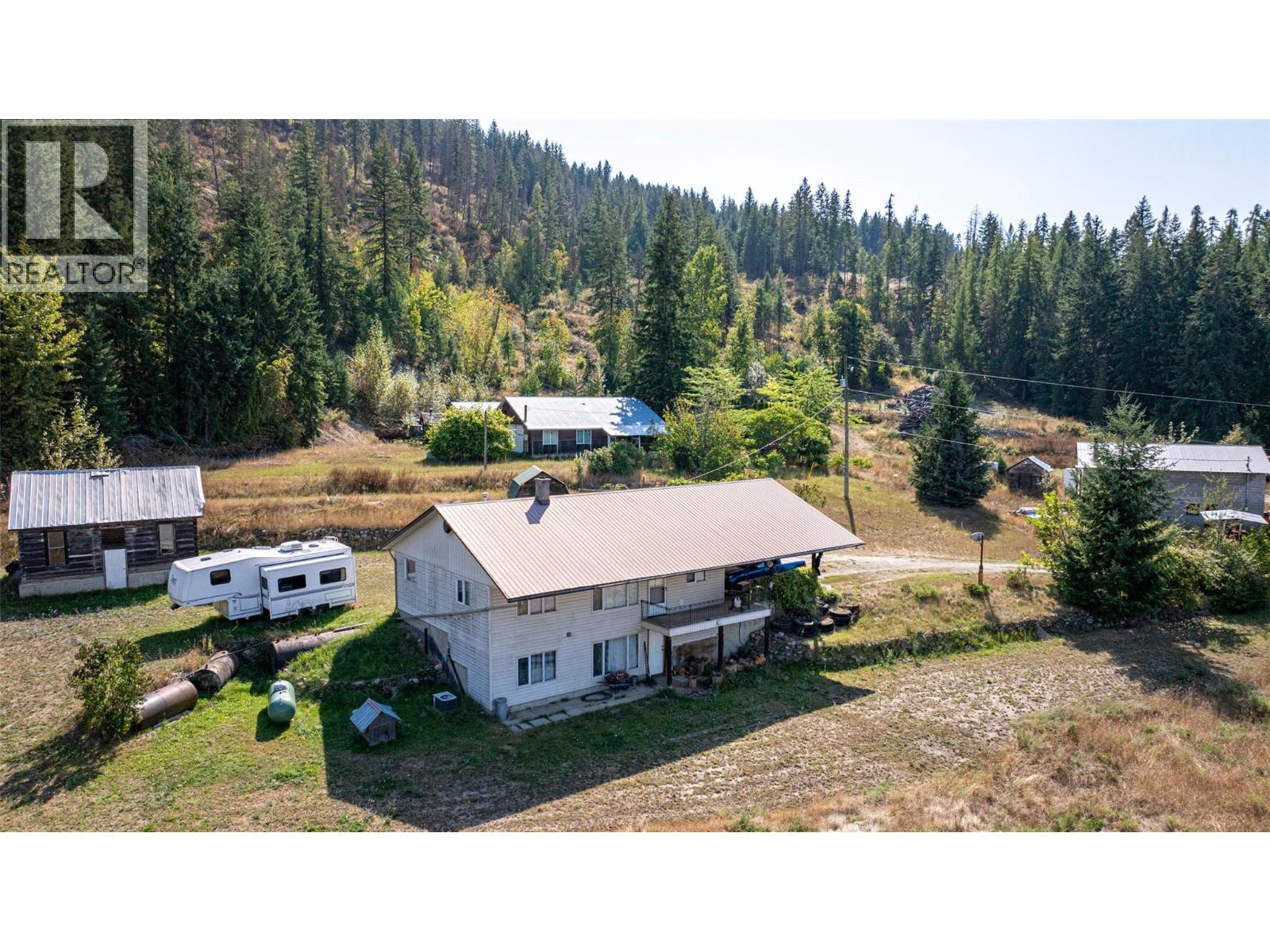 4596 Back Enderby Road, Spallumcheen, British Columbia  V0E 1B8 - Photo 3 - 10363178