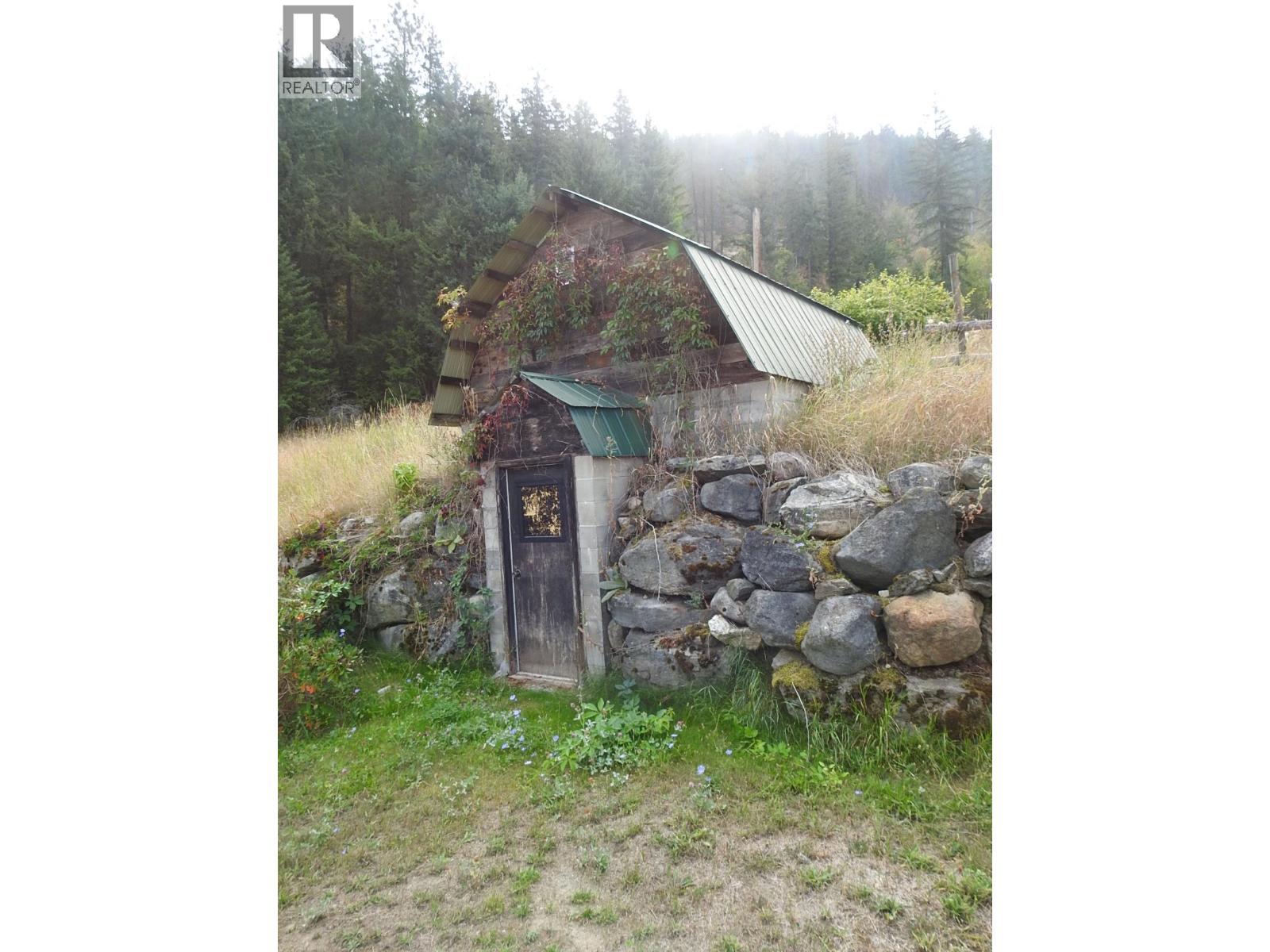 4596 Back Enderby Road, Spallumcheen, British Columbia  V0E 1B8 - Photo 61 - 10363178