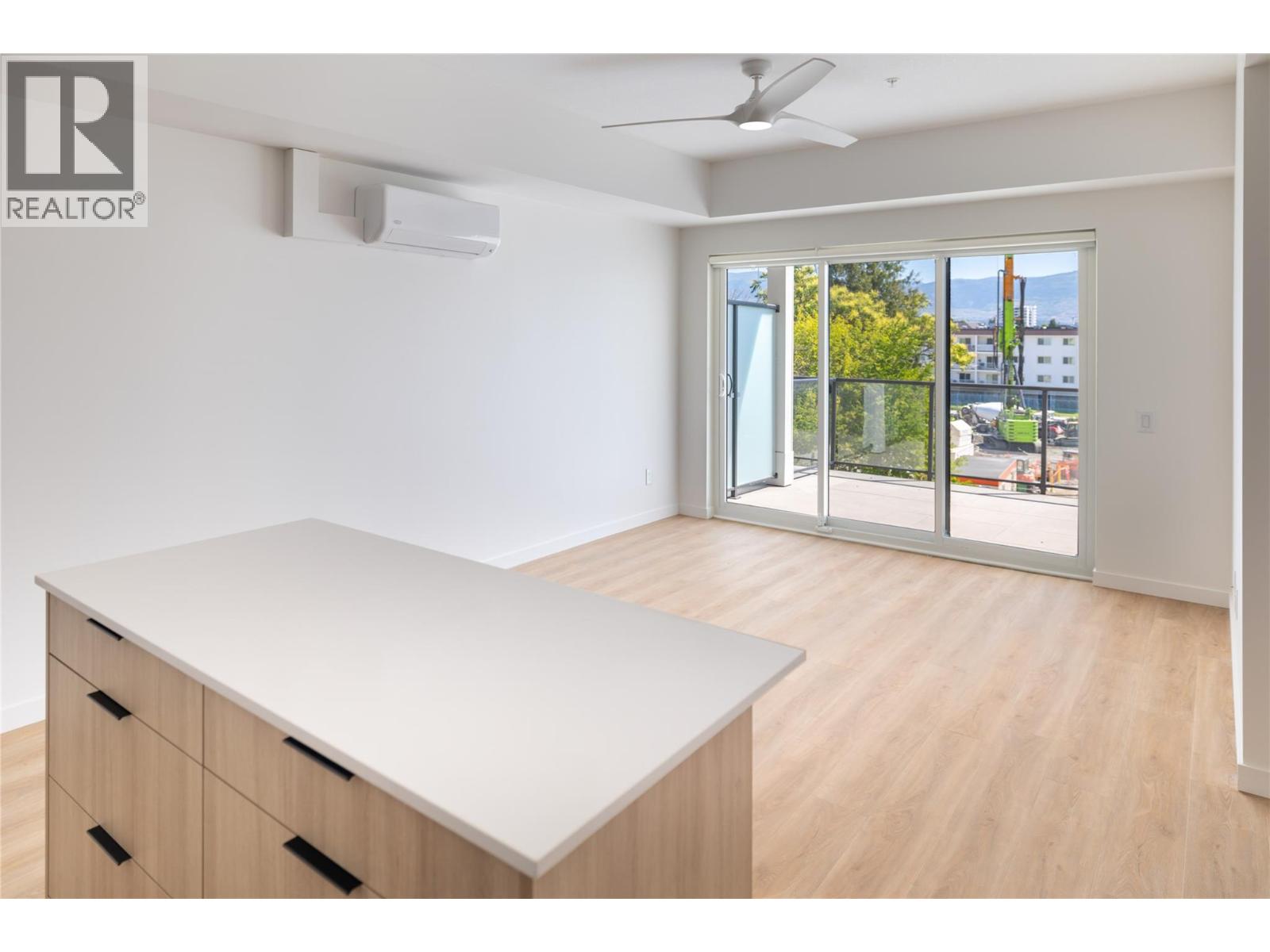 604 Cawston Avenue Unit# 415, Kelowna, British Columbia  V1Y 6Z4 - Photo 3 - 10363566