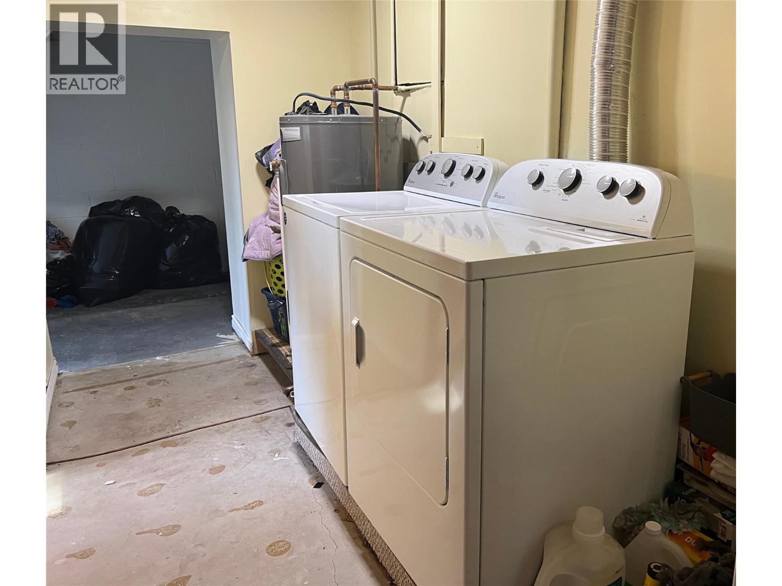 7508 Crowfoot Drive, Anglemont, British Columbia  V0E 1M8 - Photo 22 - 10363526