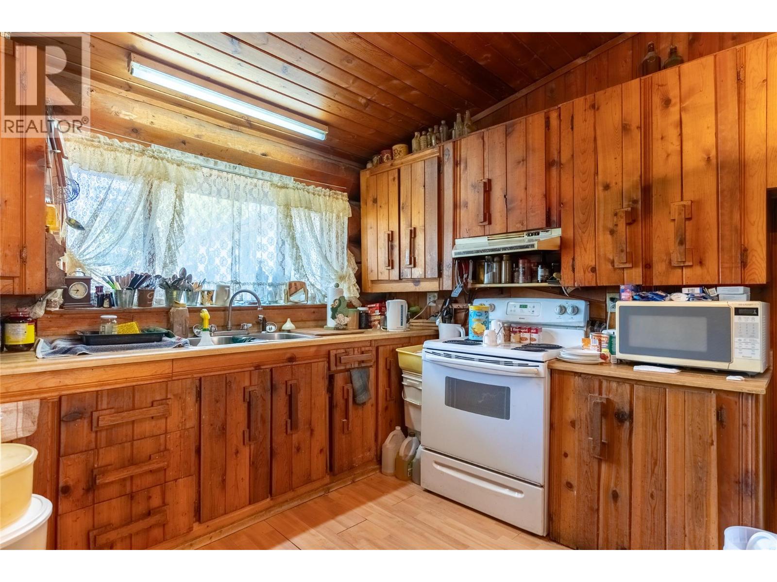 4208 North Road, Ashcroft, British Columbia  V0K 1A0 - Photo 8 - 10363598