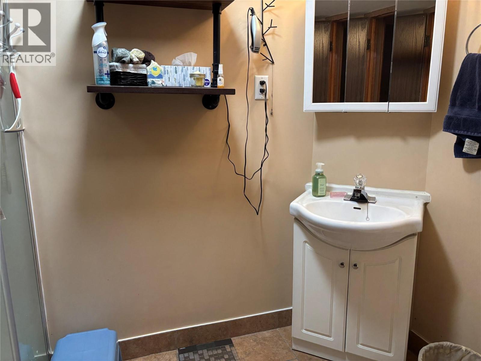 1047 Regan Crescent, Trail, British Columbia  V1R 1C3 - Photo 12 - 10363512