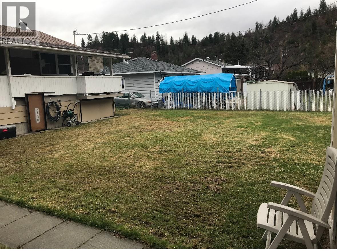 1047 Regan Crescent, Trail, British Columbia  V1R 1C3 - Photo 14 - 10363512