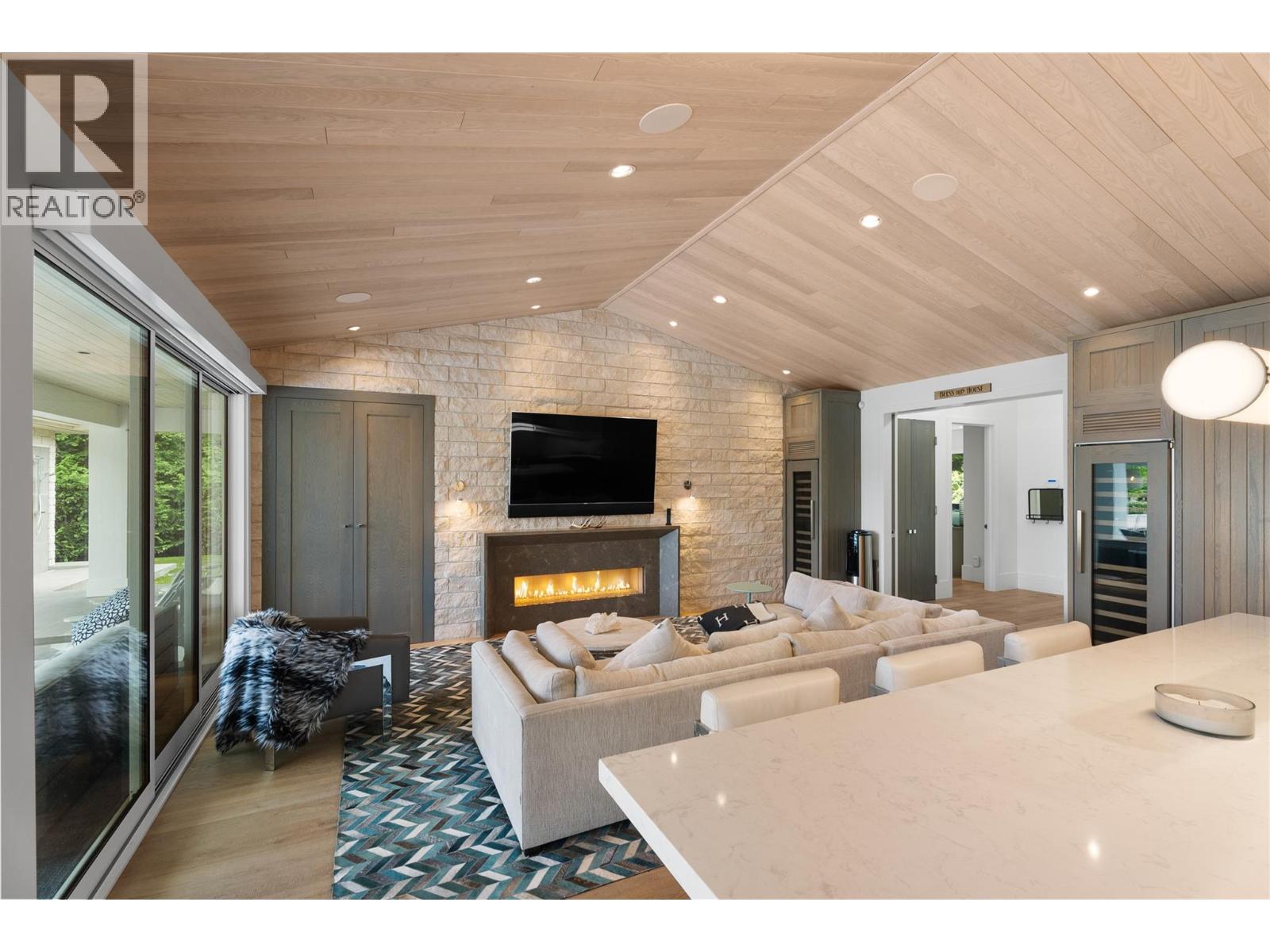 2506 Welch Place, Magna Bay, British Columbia  V0E 1M7 - Photo 14 - 10359859