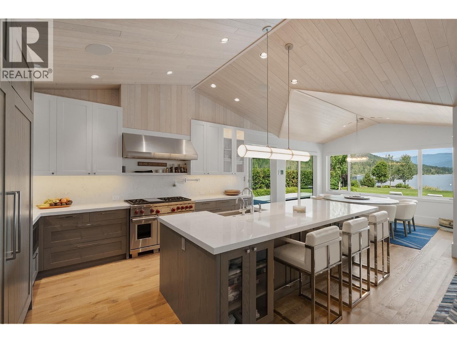 2506 Welch Place, Magna Bay, British Columbia  V0E 1M7 - Photo 17 - 10359859