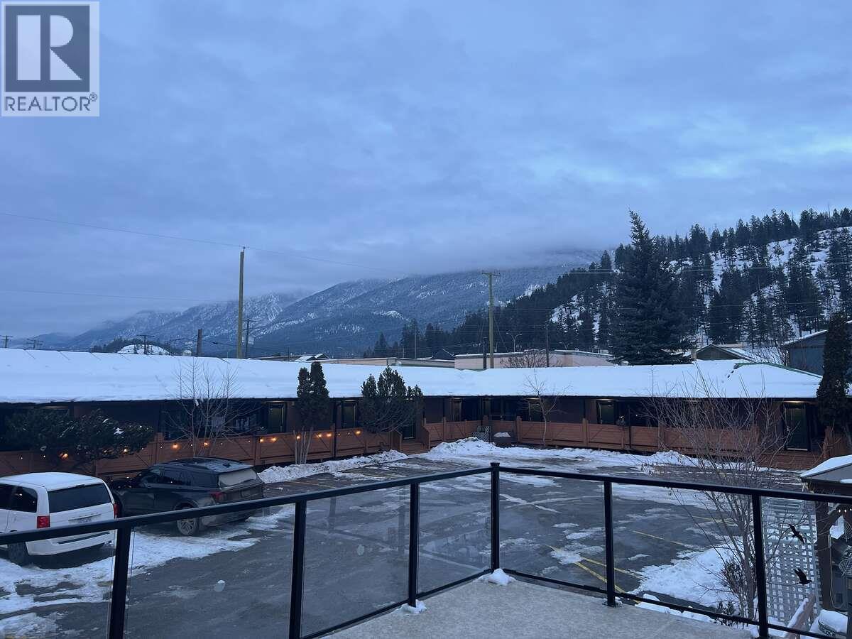 4881 St Mary's Street, Radium Hot Springs, British Columbia  V0A 1M0 - Photo 3 - 10363633