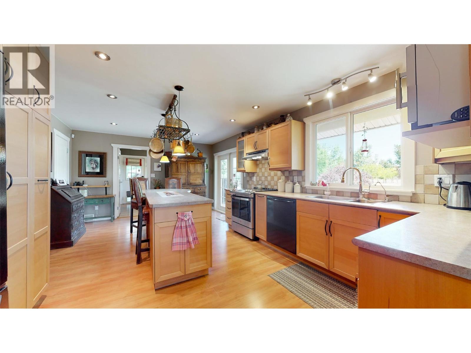 205 Greasewood Avenue, Oliver, British Columbia  V0H 1T1 - Photo 5 - 10363616