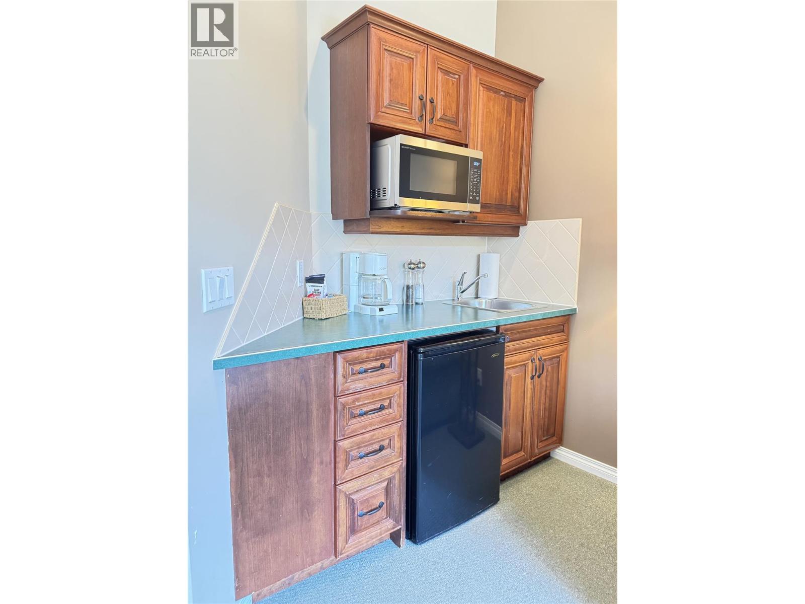 100 Bighorn Boulevard Unit# 113, Radium Hot Springs, British Columbia  V0A 1M0 - Photo 36 - 10363371