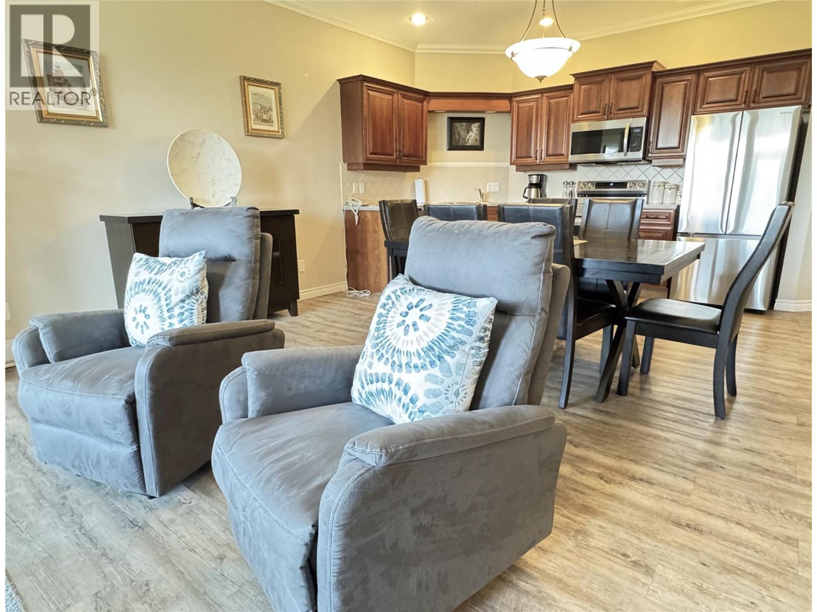 100 Bighorn Boulevard Unit# 113, Radium Hot Springs, British Columbia  V0A 1M0 - Photo 7 - 10363371